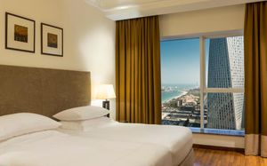 GROSVENOR HOUSE 5*
