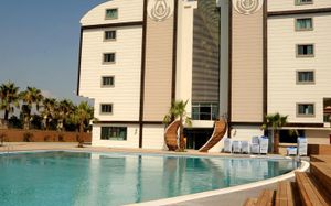 ORFEUS QUEEN HOTEL 4 *