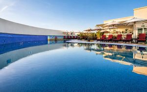 SUNDAY HOLIDAY INTERNATIONAL HOEL (EX. HOLIDAY INTERNATIONAL HOTEL EMBASSY DISTRICT; HOLIDAY INN BUR DUBAI) 4*