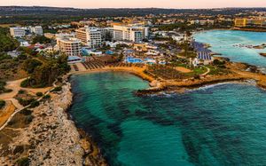 ADAMS BEACH HOTEL & SPA 5*