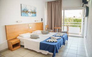 CORNELIA HOTEL 2*