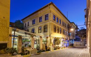ARENA HOTEL