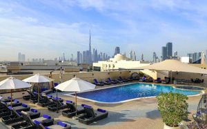 MOVENPICK HOTEL & APARTMENTS BUR DUBAI 5 *