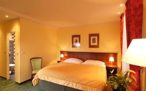EA HOTEL JELENI DVUR PRAGUE CASTLE 3*