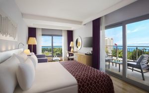 AKRA - V HOTEL 3 *