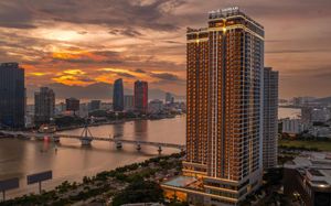 MELIA VINPEARL DANANG RIVERFRONT (EX. VINPEARL DA NANG RIVERFRONT SUITES) 5*