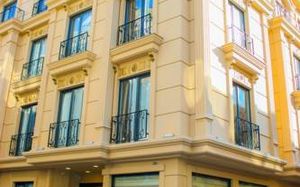 DELUXE NEWPORT HOTEL 3*