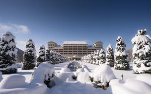 QAFQAZ RIVERSIDE RESORT HOTEL 5*