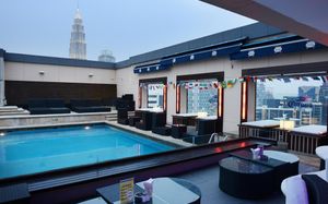 PACIFIC REGENCY HOTEL SUITES 4*