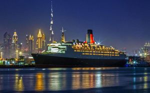 QUEEN ELIZABETH 2 4 *