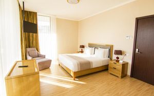 LISI HILLS HOTEL 4*