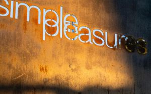 SIMPLE PLEASURES HOTEL 3*