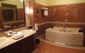 THE LALIT GOLF AND SPA RESORT 5*