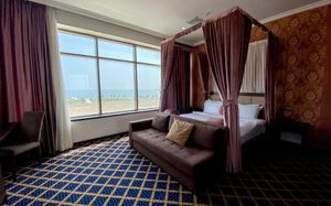 CORNICHE HOTEL 4*