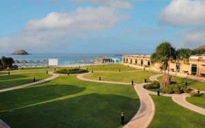 ROYAL BEACH HOTEL & RESORT 4*