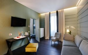 STENDHAL LUXURY SUITES DEPANDA 4*