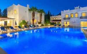 BITEZ KASSANDRA HOTEL 3*