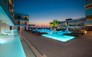 AKASHA BEACH HOTEL & SPA 5*