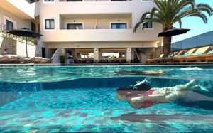LA STELLA SUITES 4*
