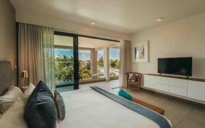 MYTHIC SUITES & VILLAS 5*
