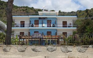 CHRISMARE HOTEL 4*