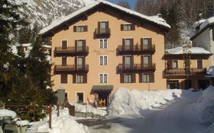 HOTEL CENTRALE 3*