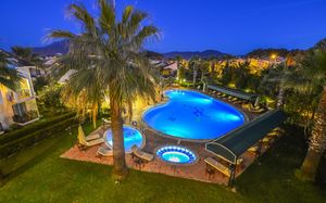 REBIN BEACH HOTEL 3*