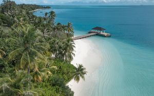 FIYAVALHU MALDIVES 4*
