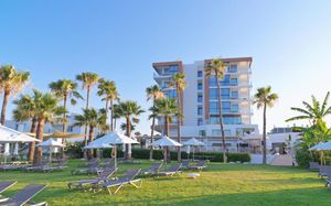 LEONARDO CRYSTAL COVE HOTEL & SPA BY THE SEA 4*