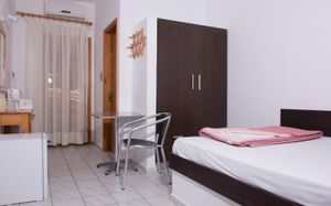 ALEXANDER BEACH HOTEL 4*+