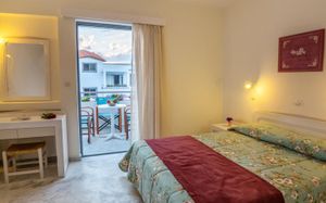 ARIADNE APARTMENTS 2*