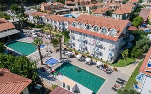 MAJESTIC HOTEL 3*