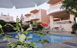 GOLDEN ROSE SUITES 3*
