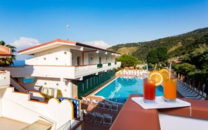 SANTA LUCIA HOTEL 4*