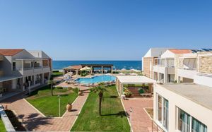KOSTAKIS BEACH APARTMENTS 3*