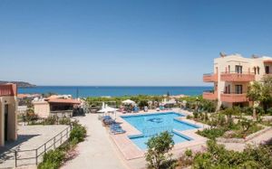 EKAVI APARTMENTS 3*