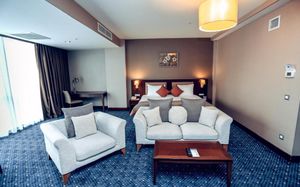 PARKSIDE HOTEL & APARTMENTS 4*
