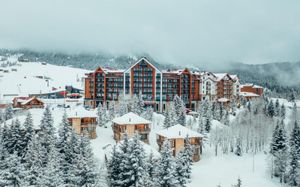 AMBASSADORI GODERDZI HOTEL 5*