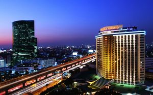 CENTARA GRAND AT CENTRAL PLAZA LADPRAO 5*
