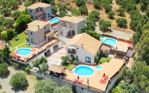 NIRIIDES VILLAS 4*