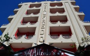 HOTEL ALFREDO'S 3*
