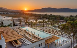 GEORGIOUPOLIS SUITES 5*