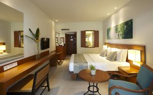 WOODLANDS HOTEL & RESORT 4*