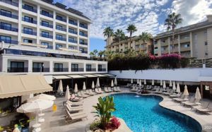 SIDE ZEUGMA (ADULTS ONLY +16) 4*