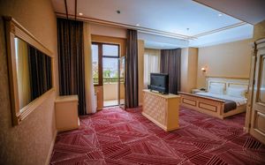 KRONE HOTEL 4*