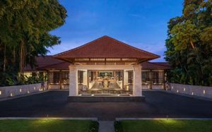THE LAGUNA, A LUXURY COLLECTION RESORT & SPA