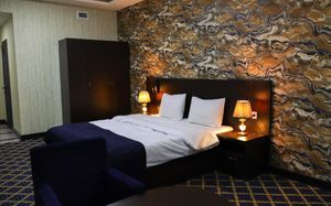 KRISTAL INN HOTEL 4*