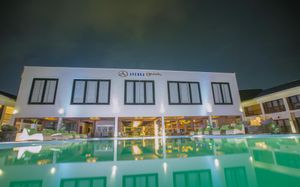AVENRA BEACH HOTEL 4*