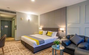 MANHATTAN BUSINESS HOTEL 4*