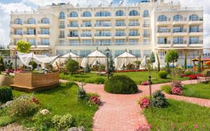 THERMA PALACE 5 *